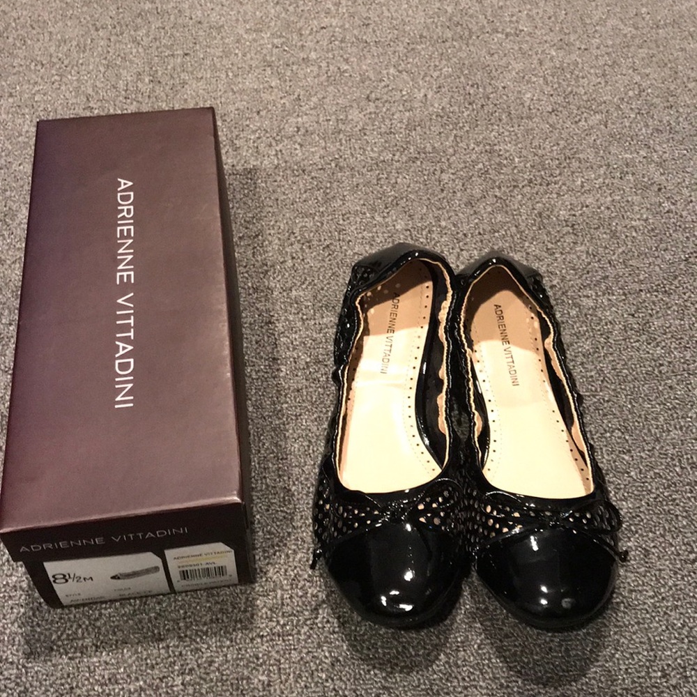 Adrienne Vittadini Black patent crinkle flats
